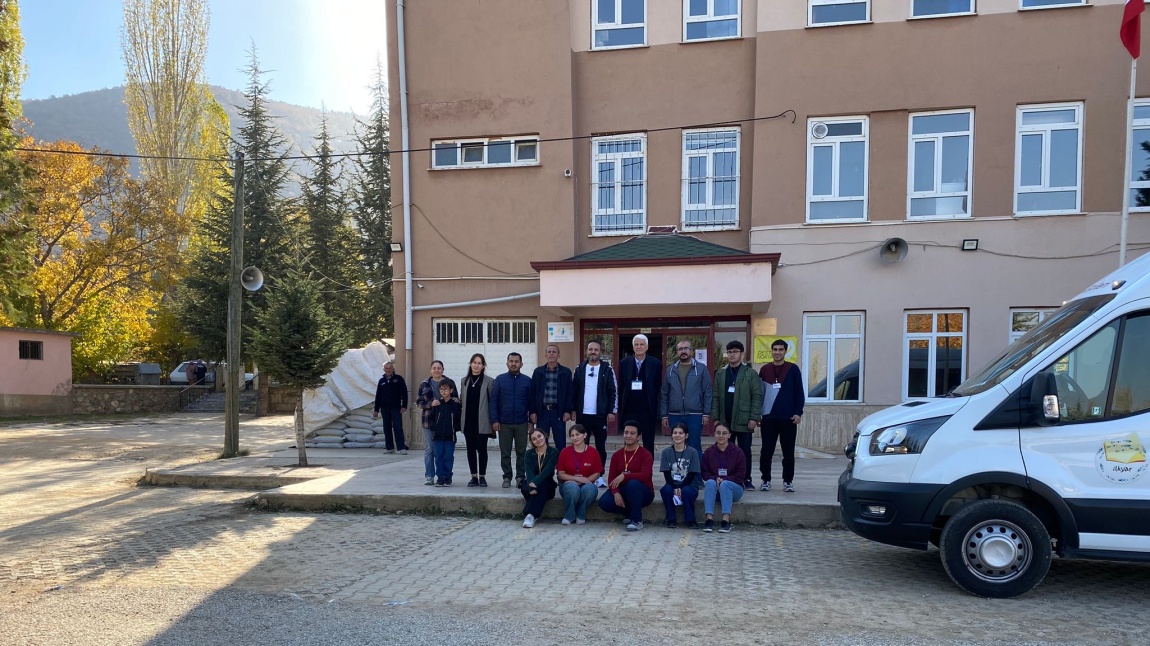 İLKYAR Vakfı Başkanı Prof. Dr. Hüseyin VURAL ve ODTÜ Öğrenci Topluluğu Okulumuzu Ziyaret Etti. 